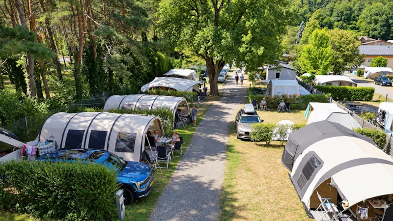Forfait Grand Confort ( Emplacement Voiture + Tente/Caravane Ou Camping-Car, Electricité  10A )