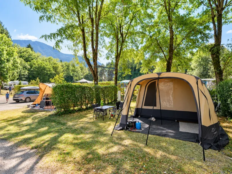 Forfait Grand Confort ( Emplacement Voiture + Tente/Caravane Ou Camping-Car, Electricité  10A )