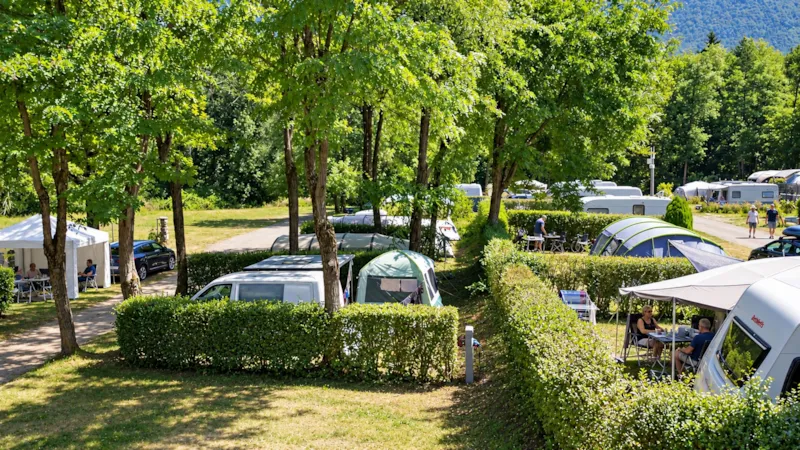 Forfait Confort (Emplacement Voiture + Tente/Caravane Ou Camping-Car Électricité 10A)