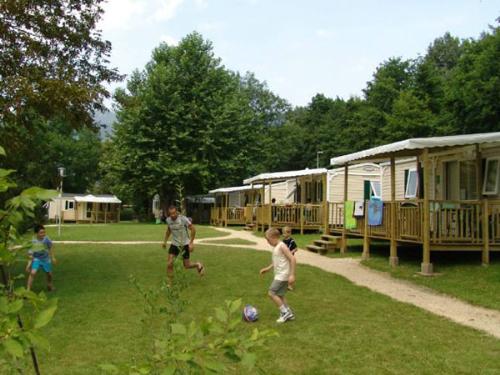  Camping Du Sierroz - Aix-Les-Bains