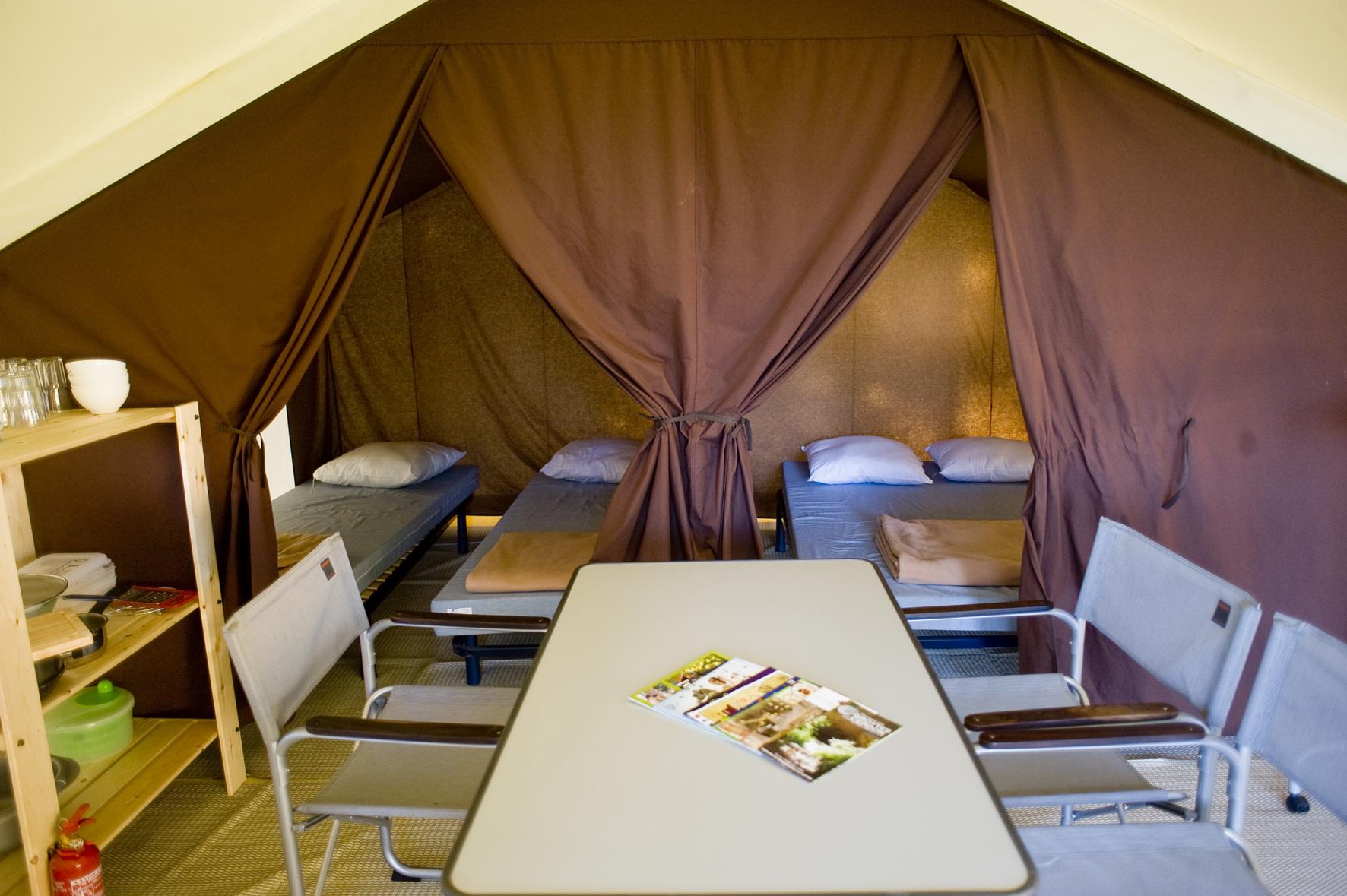Accommodation - Wood & Canvas Tent Classic Iv - Huttopia Lac d’Aiguebelette