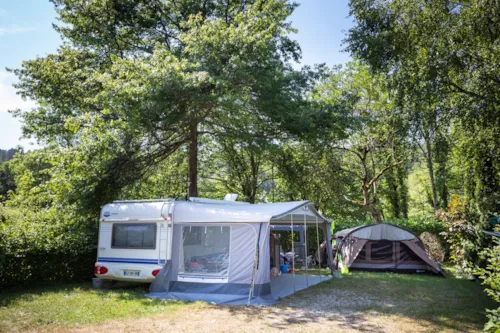 Stellplatz - Camping Stellplatz  Comfort - image n°2 - Huttopia Lac d’Aiguebelette