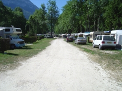 Pitch - Pitch + Vehicle - CAMPING LES PEUPLIERS