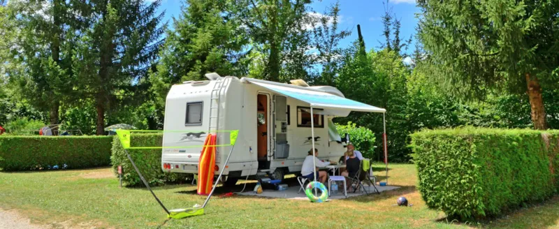 Forfait Camping (Emplacement, 2 Personnes, 1 Véhicule)