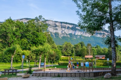 Camping package (pitch, 2 people, 1 vehicle)