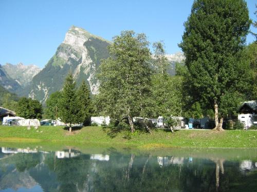 Stellplatz - Pauschale 'Spaziergänger' : 1 Zelt - Camping Le Giffre