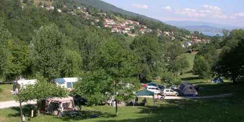 Emplacement - Emplacement Caravane - image n°4 - Camping Le Crêtoux