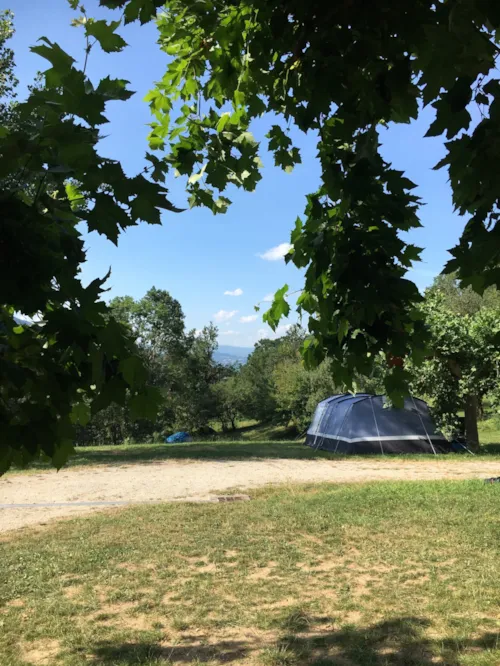 Emplacement - Emplacement Caravane - image n°3 - Camping Le Crêtoux