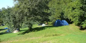 Emplacement - EMPLACEMENT TENTE - Camping Le Crêtoux