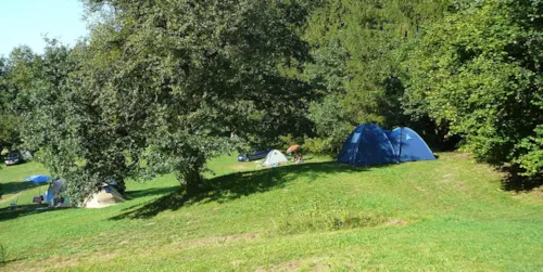 Emplacement - Emplacement Caravane - image n°1 - Camping Le Crêtoux