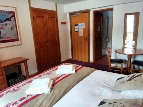Bedroom - Double Room With Balcony - 19M² - - image n°3 - Clico Chic - Alpes Lodges