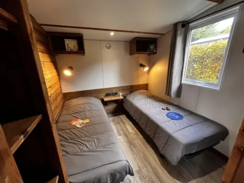 Mietunterkunft - Mobilheim Thalia Top Tv - 33M² - 2 Schlafzimmer - - image n°5 - Clico Chic - Alpes Lodges