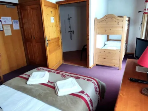 Zimmer - Familienzimmer Life - 22M² - Barrierefrei - - image n°3 - Clico Chic - Alpes Lodges