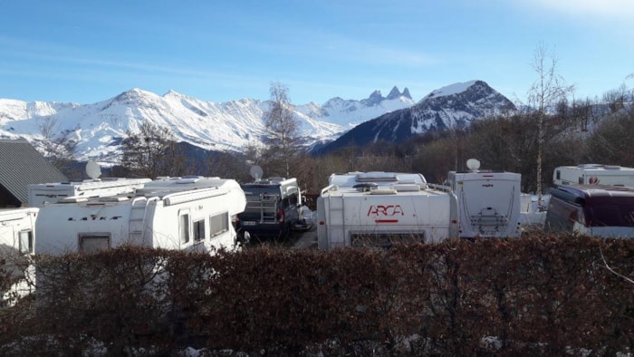 Emplacement Caravane / Tente / Camping-Car
