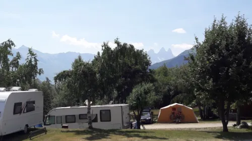 Emplacement - Emplacement Tente/Caravane/Camping-Car Avec Électricité 10A - image n°8 - Camping du Col