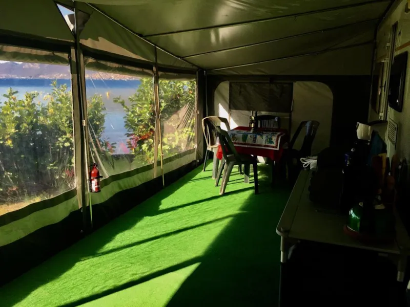 Caravane En Location Vue Lac