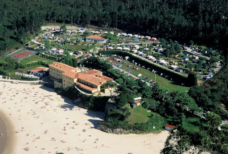 Emplacement 2 Pers Max Avec Petite Tente