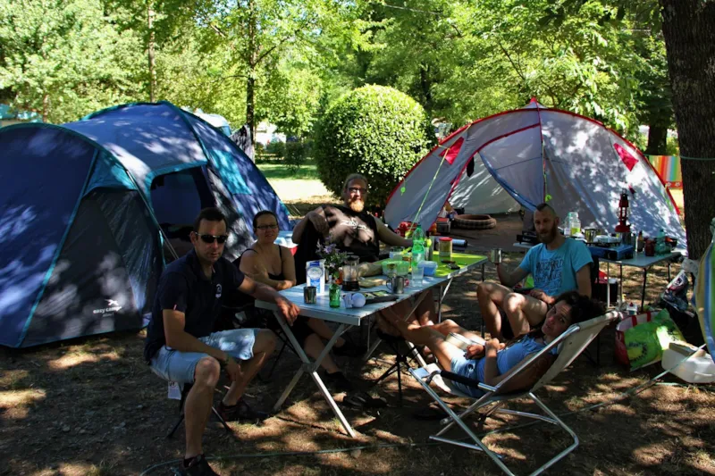 Emplacement + Voiture + Caravane Ou Tente