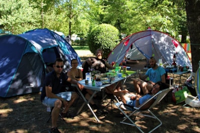 Pitch + car + tent or caravan — 4