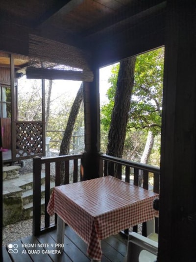 Bungalow with shower — 1