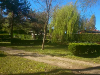 Stellplatz - Stellplatz Klein Für Zelt (Mit Strom) - Camping Le Relais du Léman