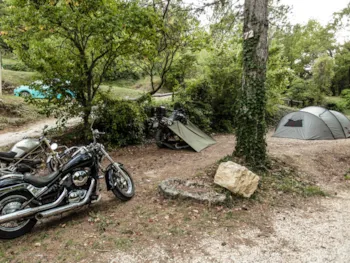 Stellplatz - Stellplatz Klein Für Kleines Zelt (Mit Strom) - Camping Le Relais du Léman