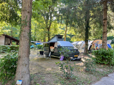 Comfort Pitch Large Tent/Van/Caravan/Motorhome less than 6.50 m long (electricity included) — 2