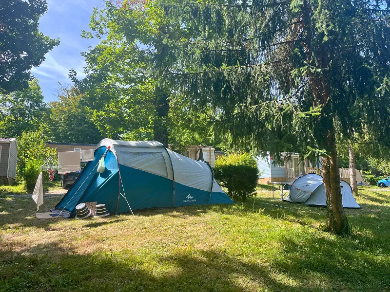 Emplacement Confort Medium Tente / Van Longueur Moins De 5.50 M  (Avec Électricité)