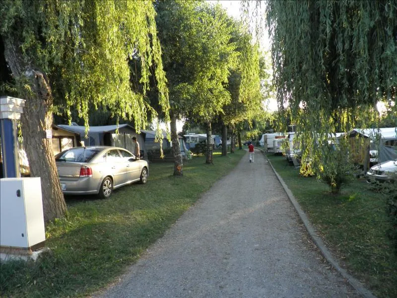 Emplacement+ Voiture Ou Tente, Caravane, Camping Car,Moto