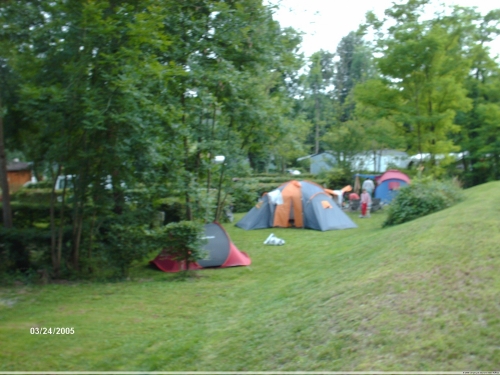 Emplacement - Forfait 2 Personnes, Avec Électricité, 1 Emplacement, 1 Tente/ Caravane/ Camping-Car, 1 Véhicule - Camping de Saumont