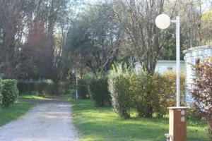  - Forfait 2 personnes, sans électricité, 1 emplacement, 1 tente/ caravane, 1 véhicule - Camping de Saumont