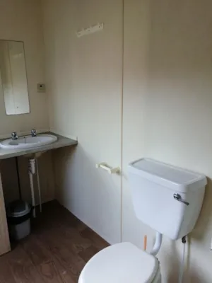 - Forfait 1 personne, avec sanitaire individuel, 1 emplacement, 1 tente/ caravane, 1 véhicule - Camping de Saumont