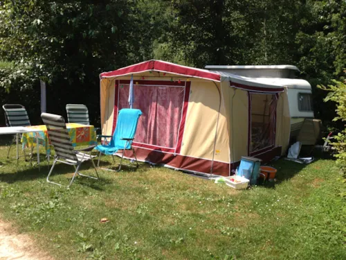 Pitch - Failed 2 Persons + 1 Pitch+ Tent/ Caravan+ 1 Vehicle - image n°5 - Camping de Saumont