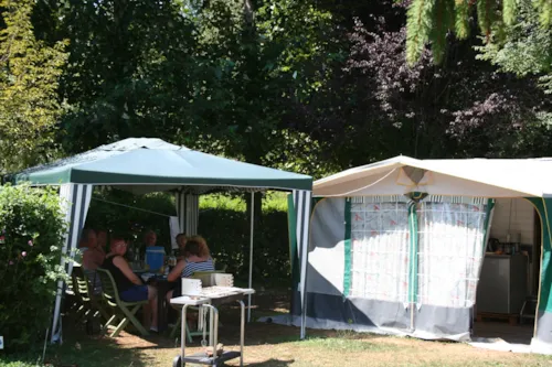 Pitch - Failed 2 Persons + 1 Pitch+ Tent/ Caravan+ 1 Vehicle - image n°6 - Camping de Saumont