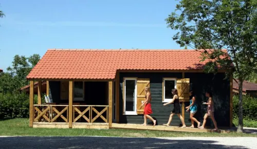 Accommodation - Chalet 35M² 2 Bedrooms, Terrace, Adapted To The People With Reduced Mobility - image n°2 - Camping du Chatelet