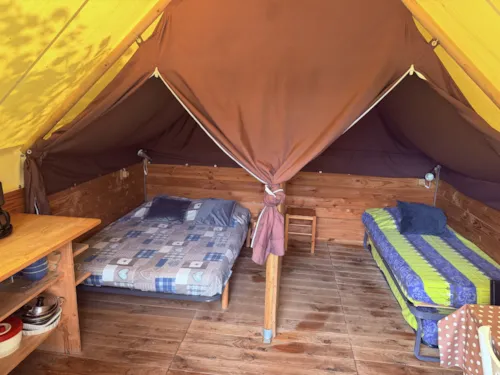 Accommodation - Canvas Bungalow 15M² Without Toilet Blocks - image n°2 - Camping du Chatelet