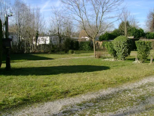 Pitch - Pitch +Shower +Car - image n°2 - Camping La Renouillère