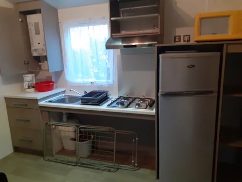 Mietunterkunft - Mobilheim Optimeo Pmr 35M² (Behindertengerecht) - image n°3 - Camping La Renouillère