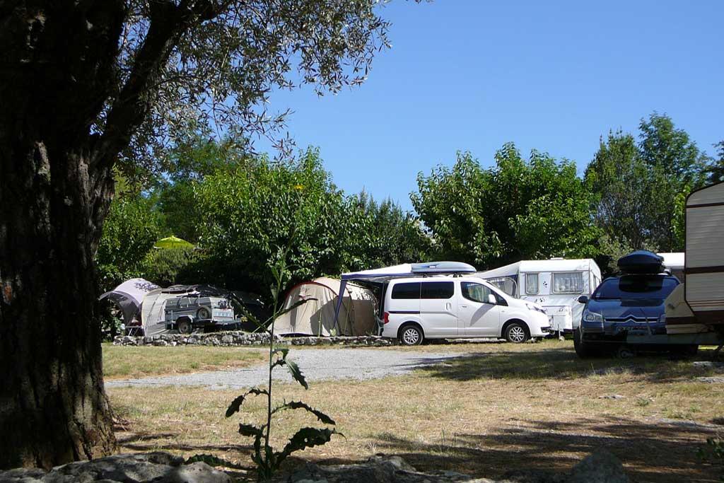 Kampeerplaats - Pakket 1 Auto - Camping de Chavetourte