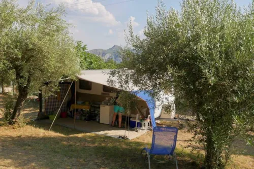 Pitch - Package 1 Car , (Tent, Van, Caravan; No Motorhome) - image n°3 - Camping de Chavetourte