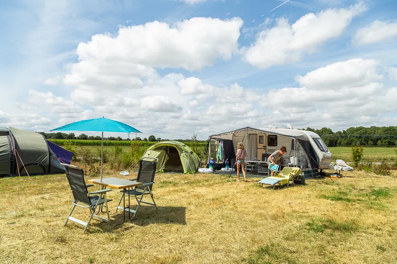 Forfait Emplacement Confort (2 Personnes + 1 Véhicule Inclus)