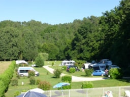 Kampeerplaats(en) - Standplaats + 1 Auto + Tent, Caravan Of Camper (Elektriciteit Optioneel) - Le Bois du Coderc