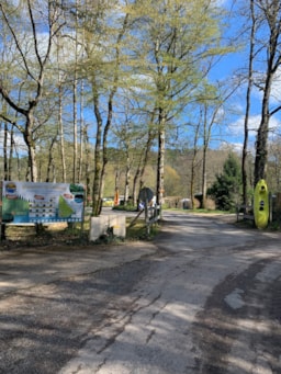 Établissement Camping Le Bois Du Coderc - Antonne-Et-Trigonant