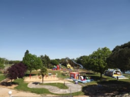 Camping Le Paradou - image n°7 - Roulottes
