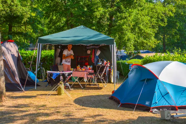 Emplacement + Électricité + Eau + Voiture