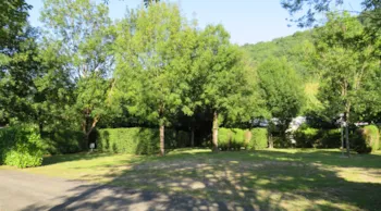 Emplacement - Emplacement 2 Personnes Avec Électricité - Camping La Salvinie