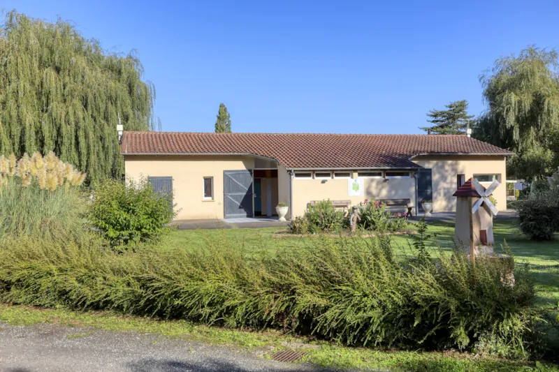 Emplacement 2 Personnes Avec Électricité