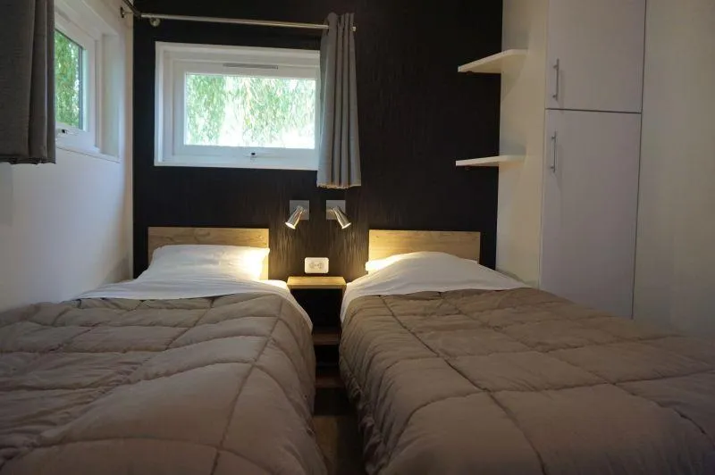 C- Mobil-Home Méditerranée Climatisé 3 Chambres