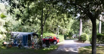 Stellplatz - Stellplatz + Auto + 2 Pers. - Camping Le Haras