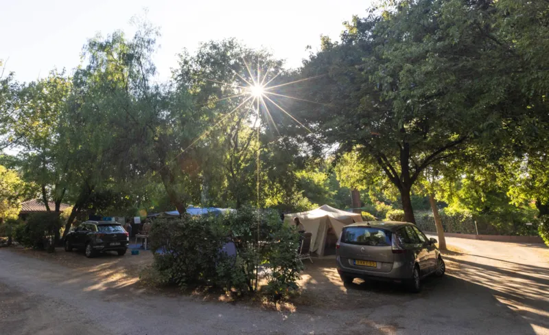 Forfait Emplacement + Voiture + 2 Pers. + Électricité 10Amp